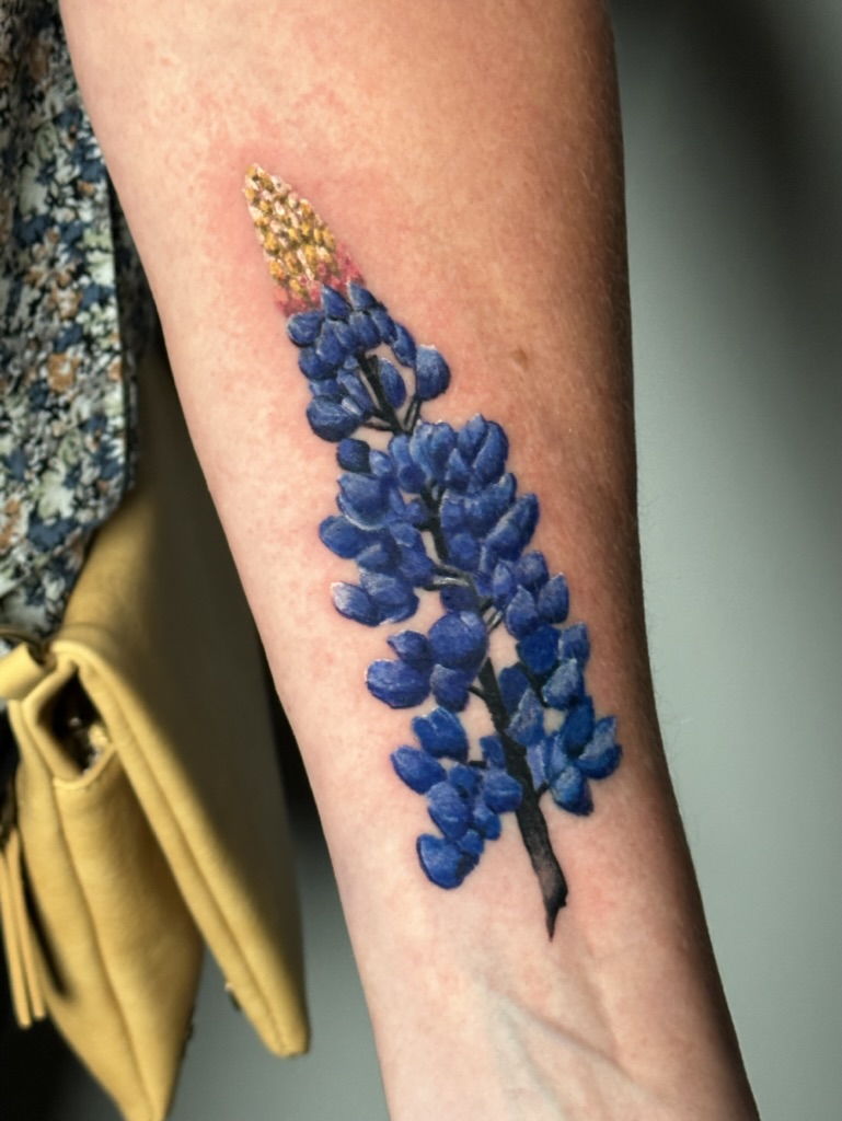 Alaskan Lupine done by Kaitlin Butler at Evolv Ink in Morristown NJ : r/ tattoos